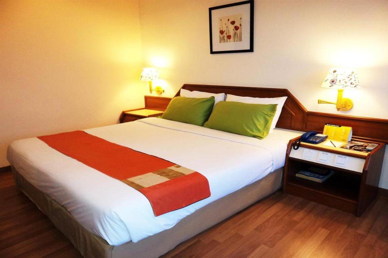 The Emperor Hotel Malacca Extérieur photo