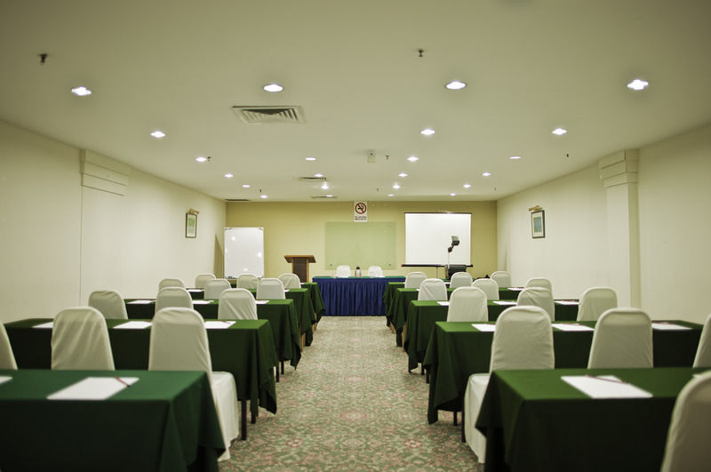The Emperor Hotel Malacca Extérieur photo