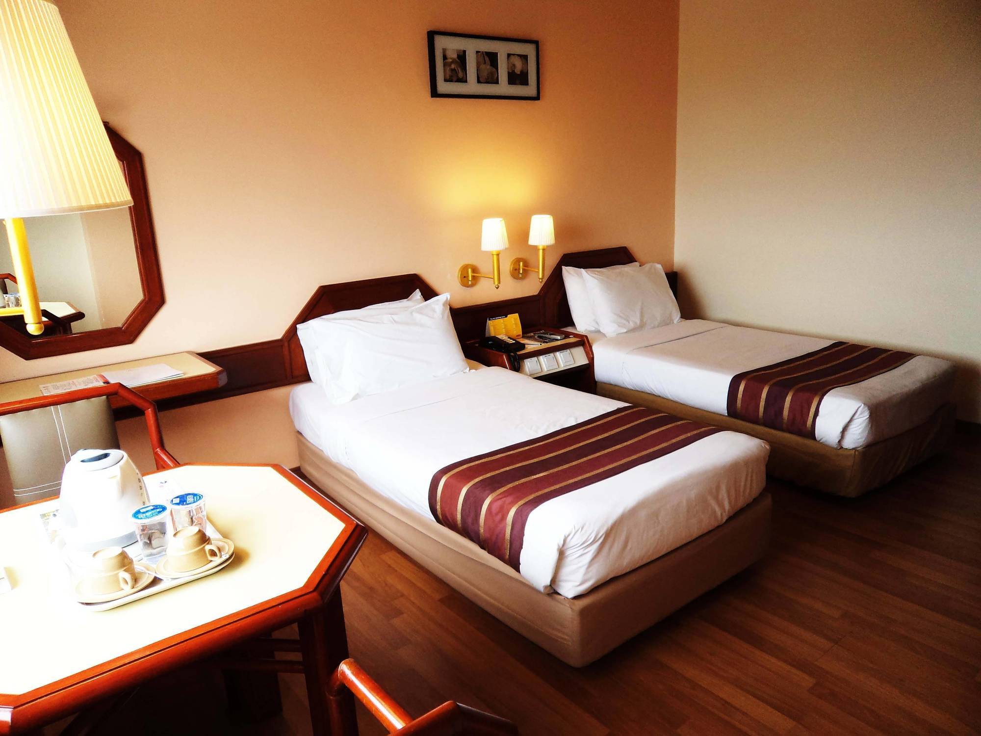 The Emperor Hotel Malacca Extérieur photo