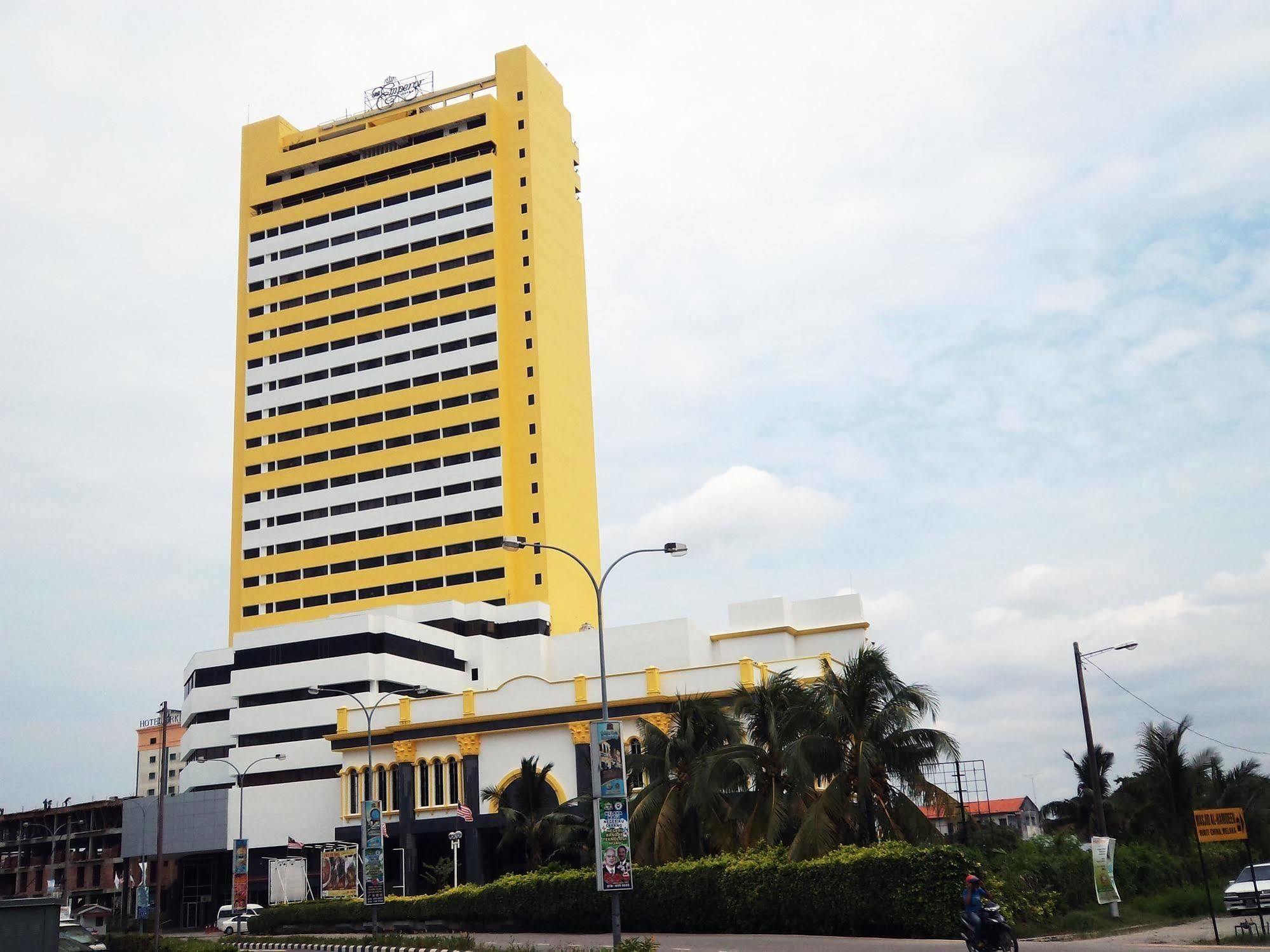 The Emperor Hotel Malacca Extérieur photo