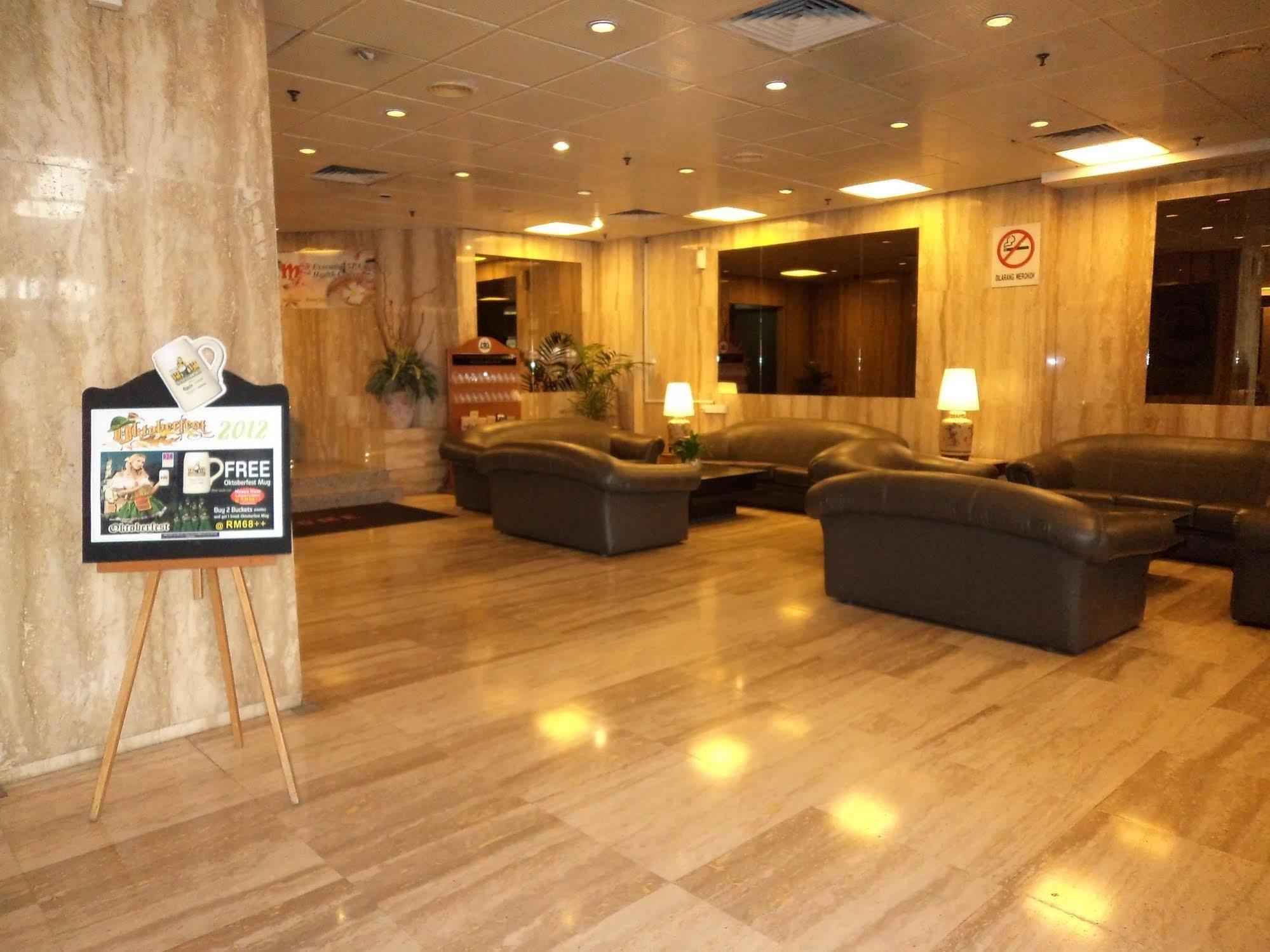 The Emperor Hotel Malacca Extérieur photo