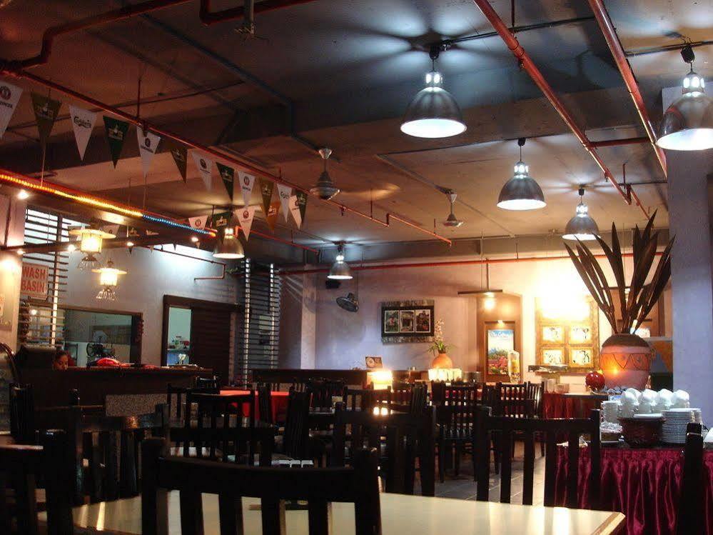 The Emperor Hotel Malacca Extérieur photo