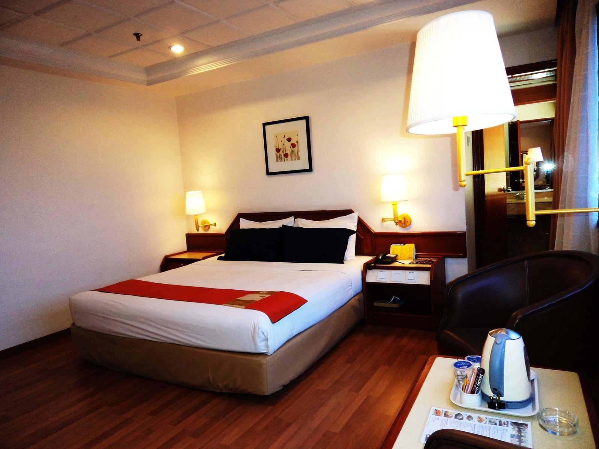 The Emperor Hotel Malacca Extérieur photo