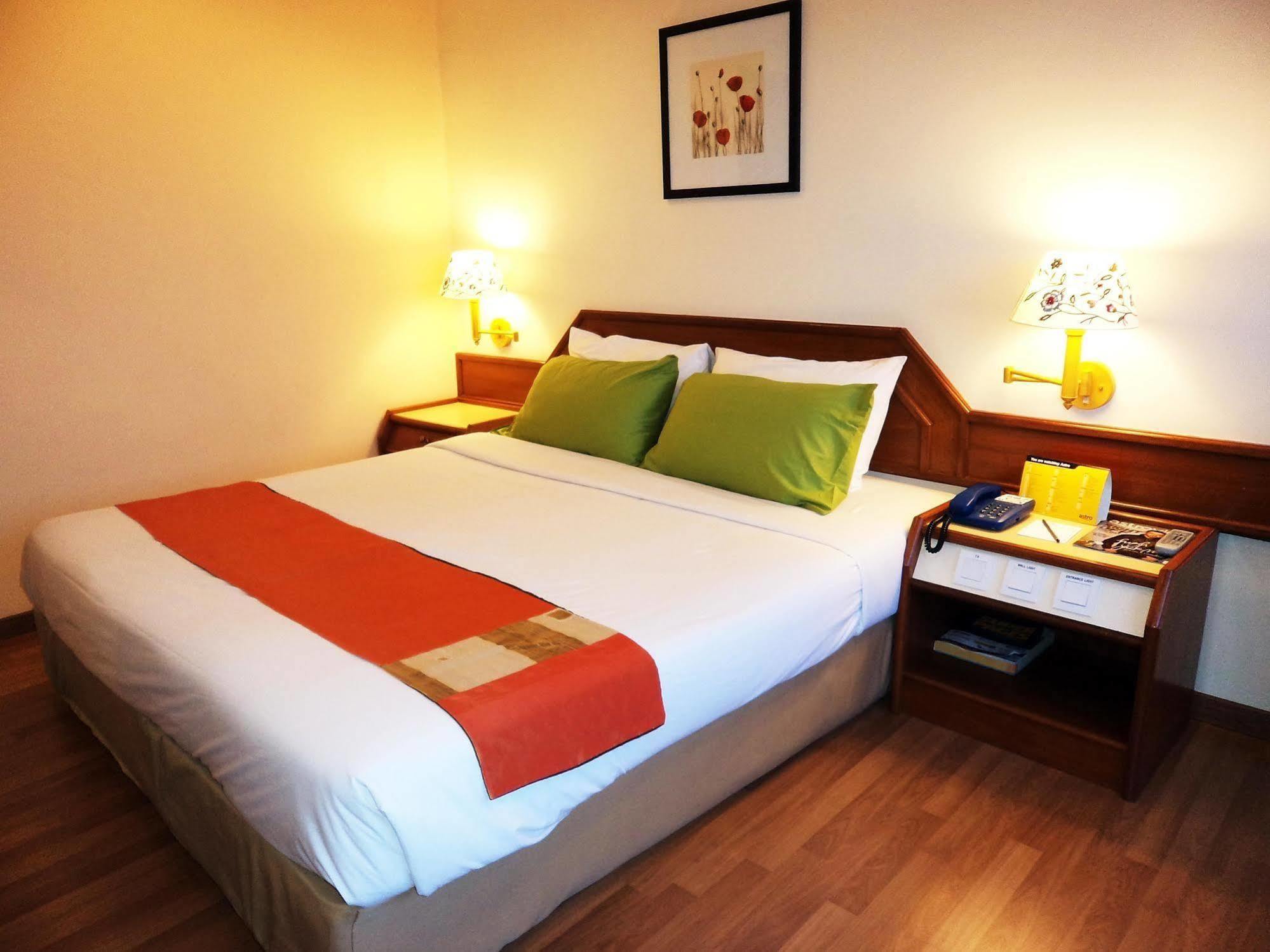 The Emperor Hotel Malacca Extérieur photo