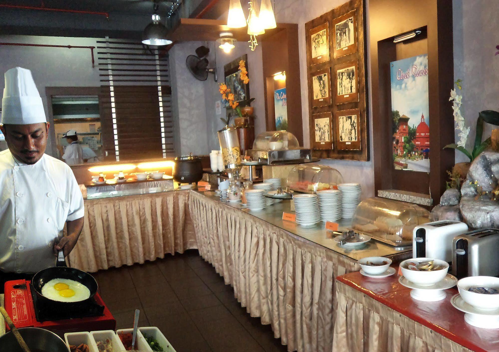 The Emperor Hotel Malacca Extérieur photo