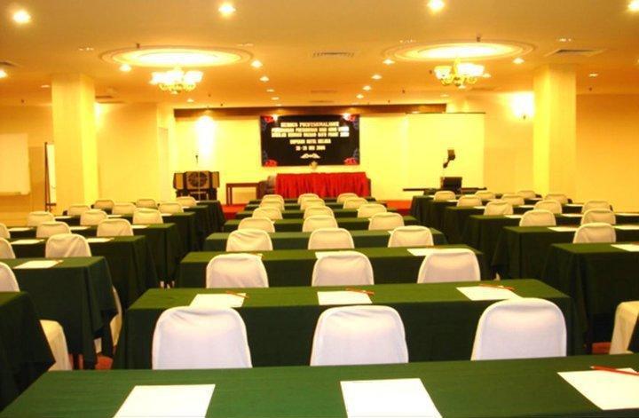The Emperor Hotel Malacca Extérieur photo